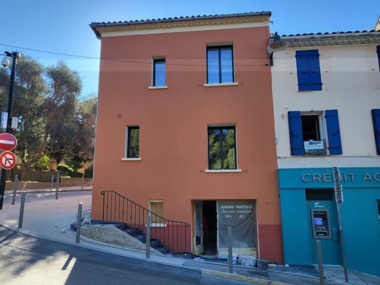 Belle façade orange réalisé par Gaby Façades